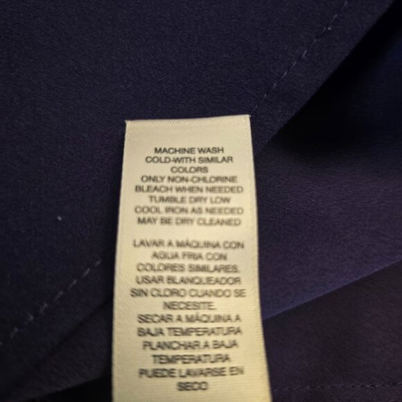 CHICOS PURPLE BLOUSE SIZE 1 MEDIUM (8) RELAXED VNECK SATIN TRIM ON COLLAR - Picture 9 of 10